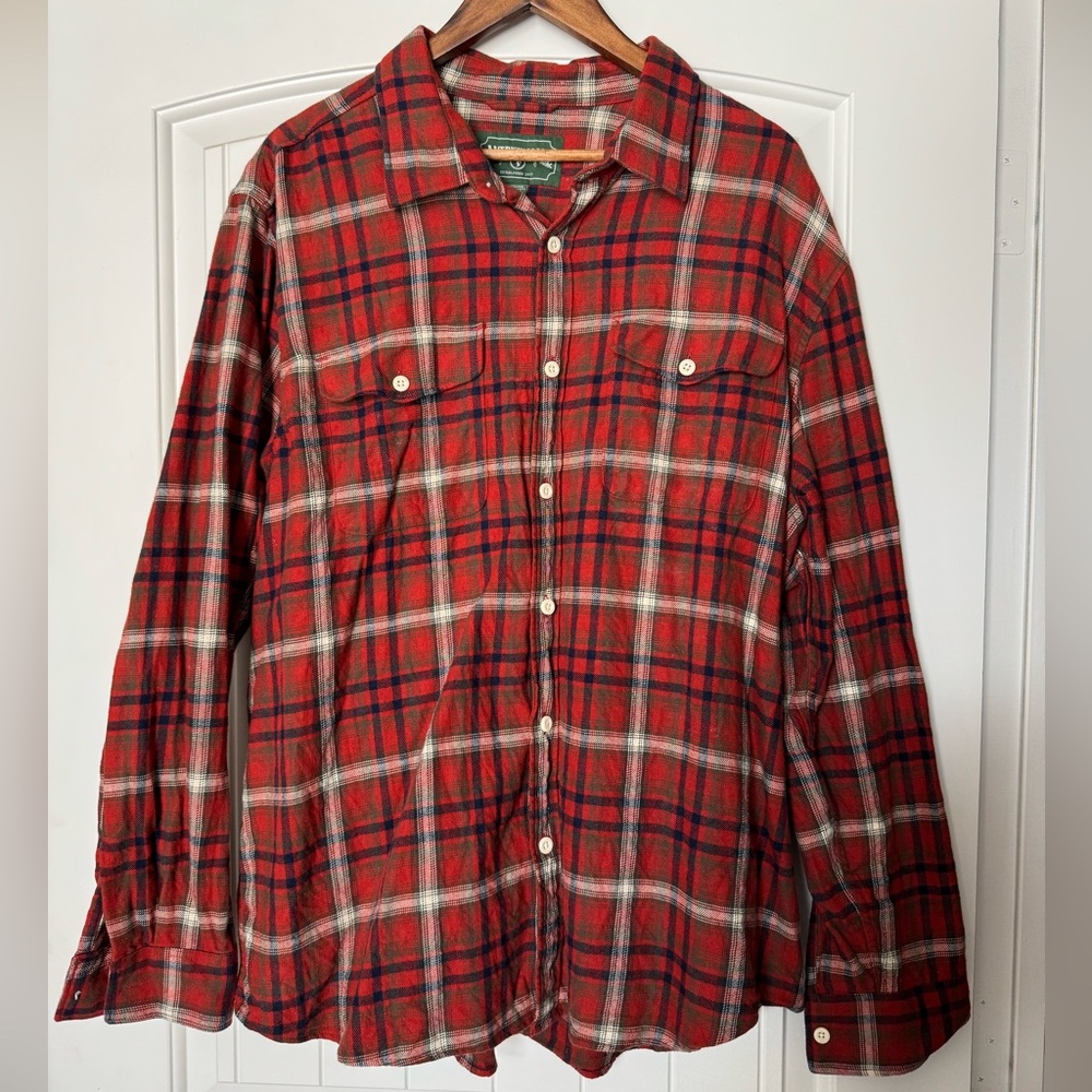 Men’s American Eagle Red and Navy Flannel. Size 2XL.